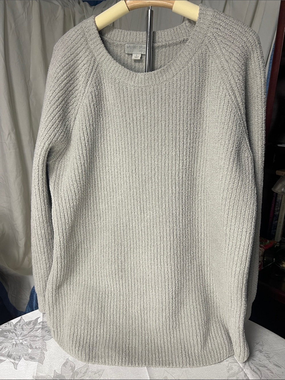 Barefoot Dreams Large Light Gray/Sage Crewneck Sweater luxurious and soft